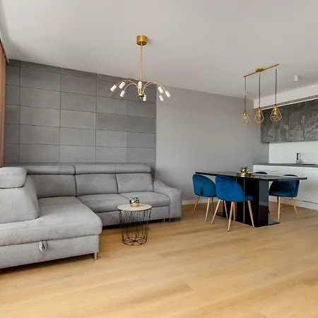 Frey Homes Waterline With Amazing Pool And Gym 아파트 그단스크